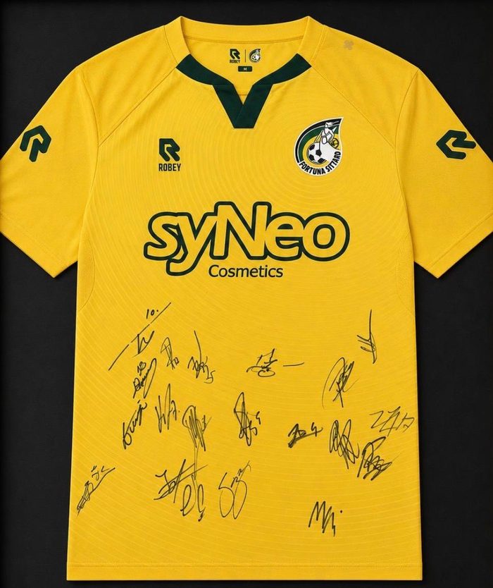 Ingelijst shirt Fortuna Sittard (gesigneerd selectie 2025/26)
